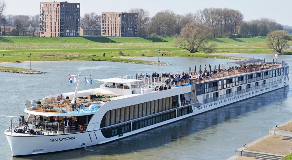 Living Your Best Life Aboard AmaWaterways background